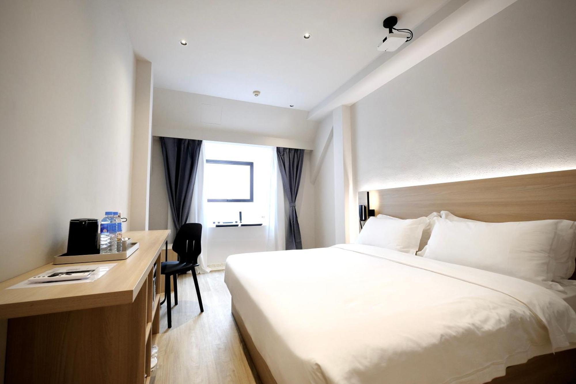 Deluxe Skylight