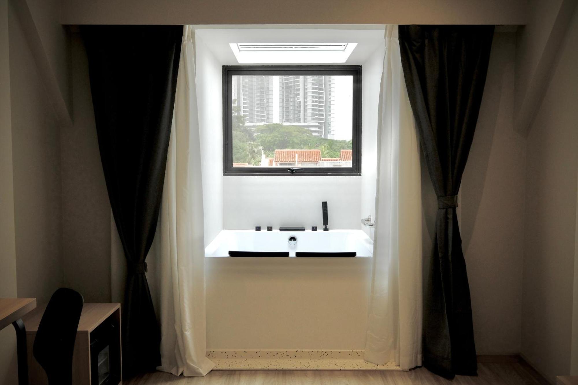 Deluxe Skylight