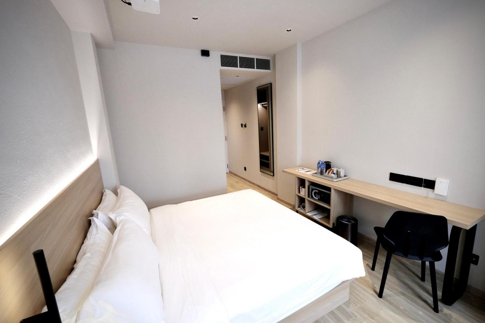 Deluxe Skylight