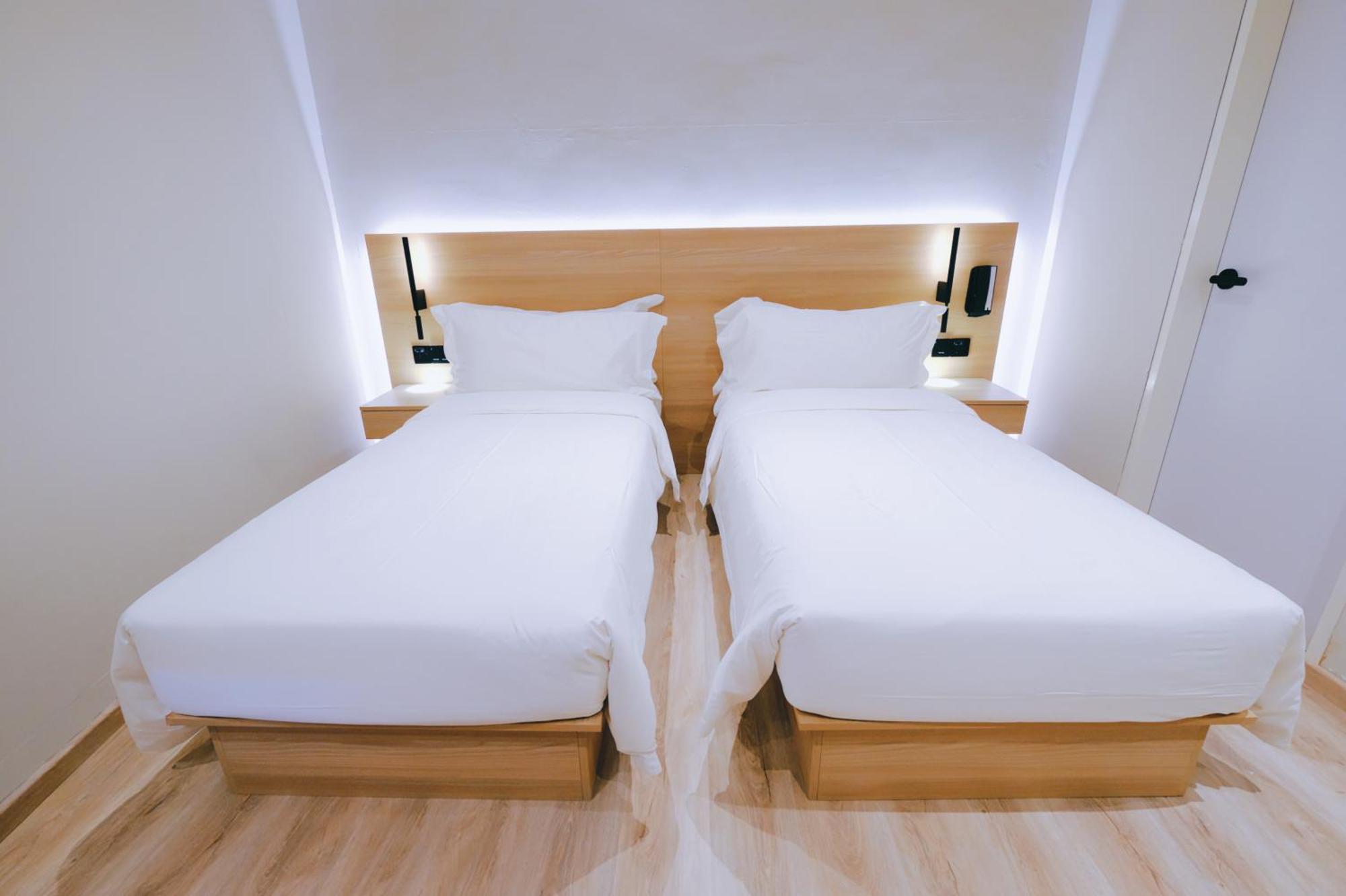 Superior Twin Room No Window Basement